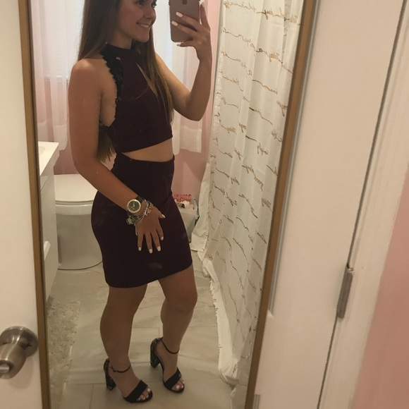 2 piece slim burgundy dress from Lulus - Picture 3 of 8